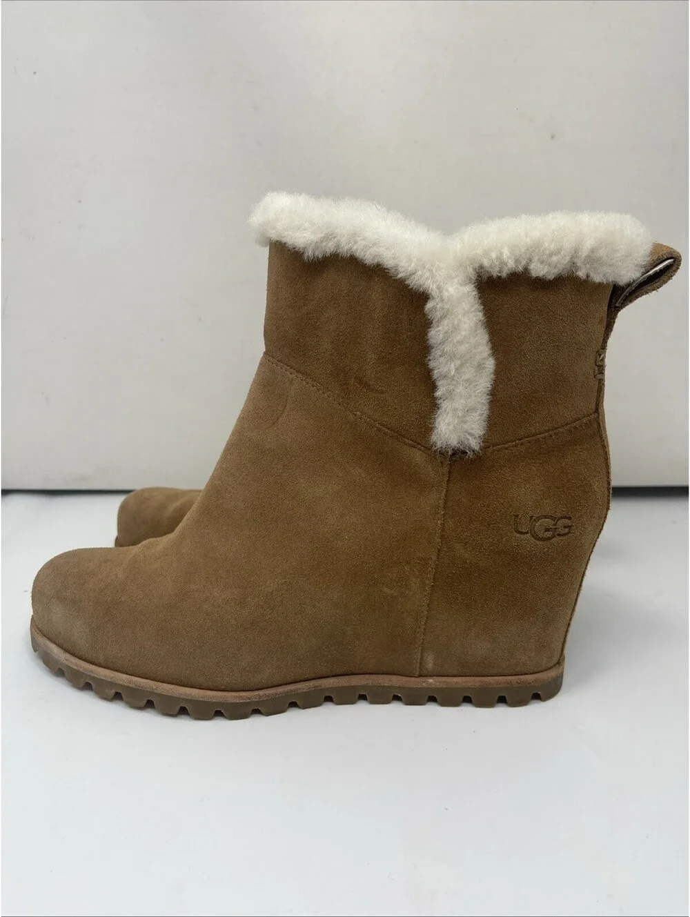 UGG Seyline Women Tan Suede Wedge Booties Shearling Lined Size 9